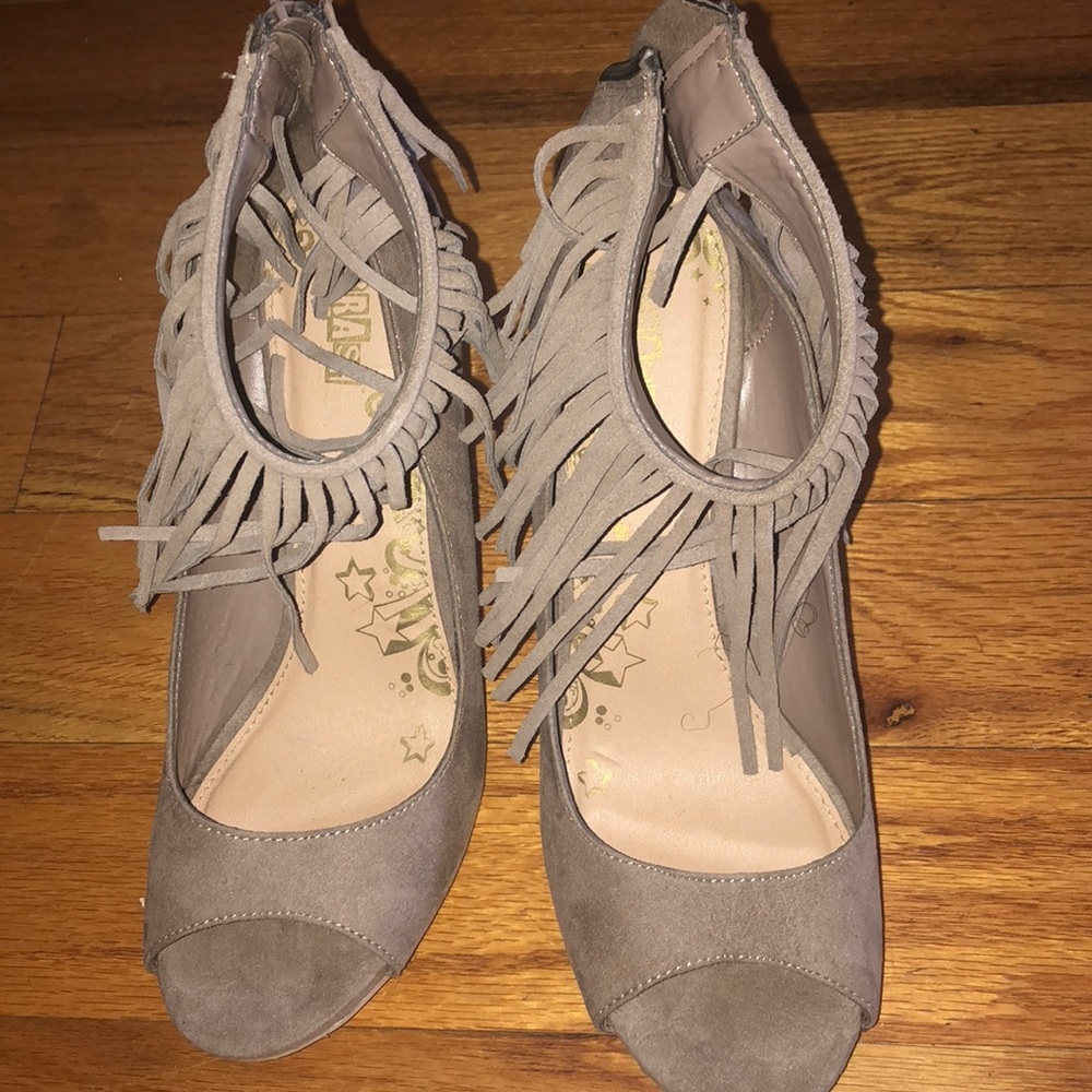 Women’s shoes